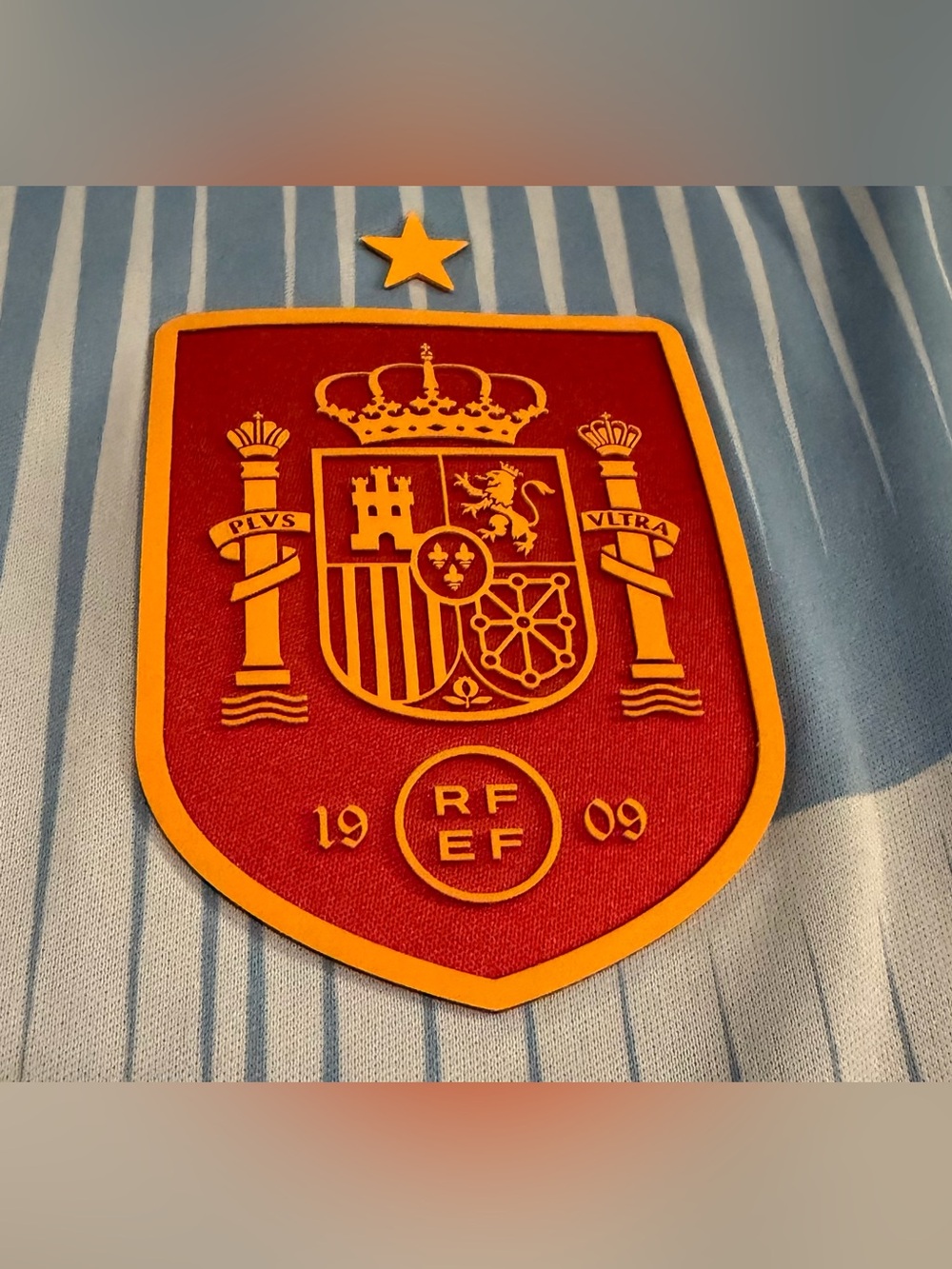 Adidas Authentic Spain National Team 2022 Soccer HF1403 Jersey Women’s Sz: L - Picture 4 of 8